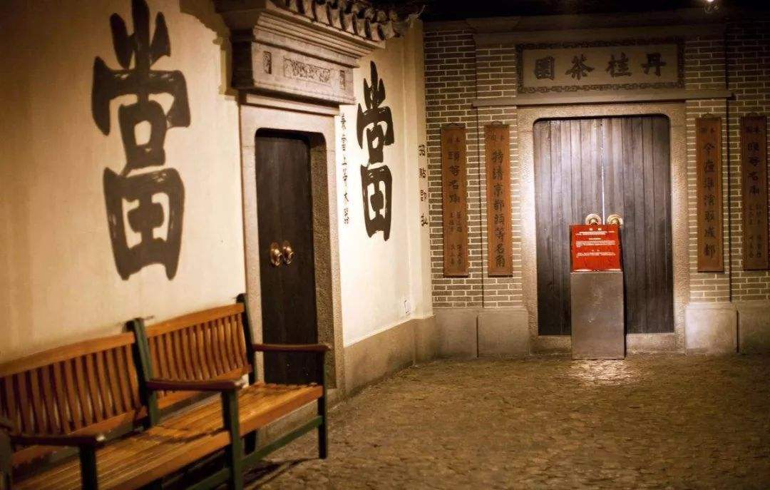 40万的钻戒在典当行只值十几万？急着变现有方法，别再吃亏上当