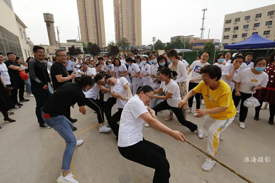 三原县医院庆祝“5.12”国际护士节拔河比赛