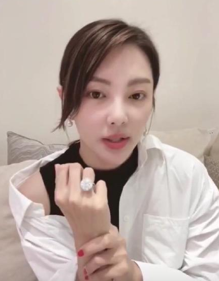 张雨绮自爆喜欢卖房子，果然有钱人，喜欢的都是“烧钱”的爱好