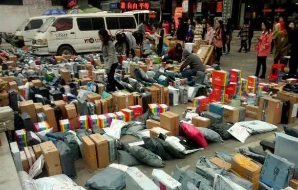 不打电话不上门，快递直接扔驿站，快递为何服务降级？