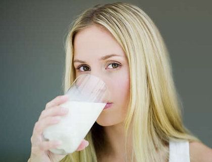 早餐奶、核桃奶、燕麥奶、高鈣奶，到底哪種奶最適合普通老百姓？