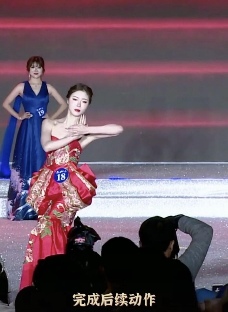Miss Tourism of the Universe fell down on the catwalk, and she was busy her
