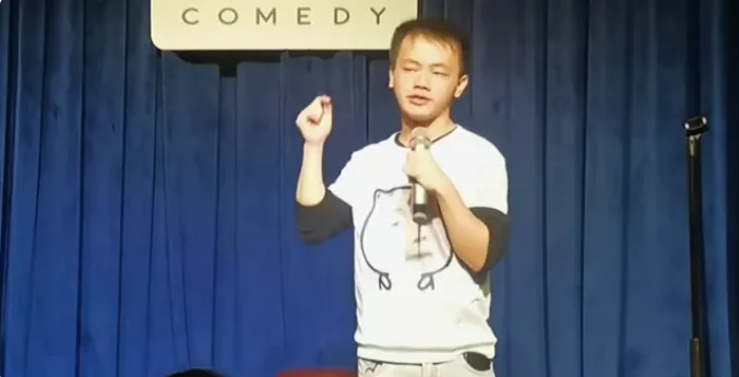 “我有病，但我不要同情！”脑瘫男孩上《脱口秀大会》，获4爆灯