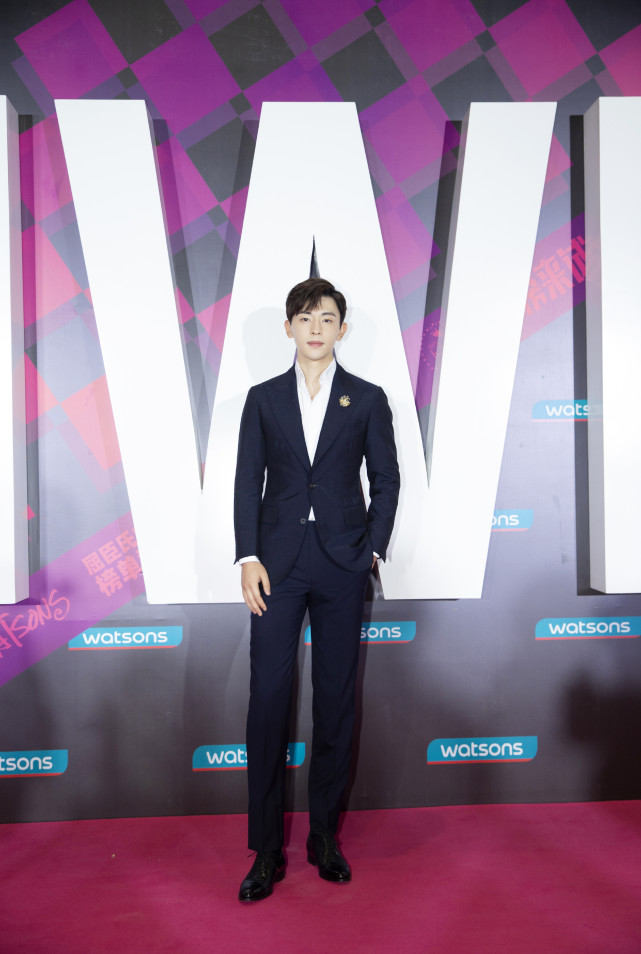 大事|今日石家庄大事！邓伦回老家再当伴郎接亲被拍 “伴郎专业户”可以盖章了