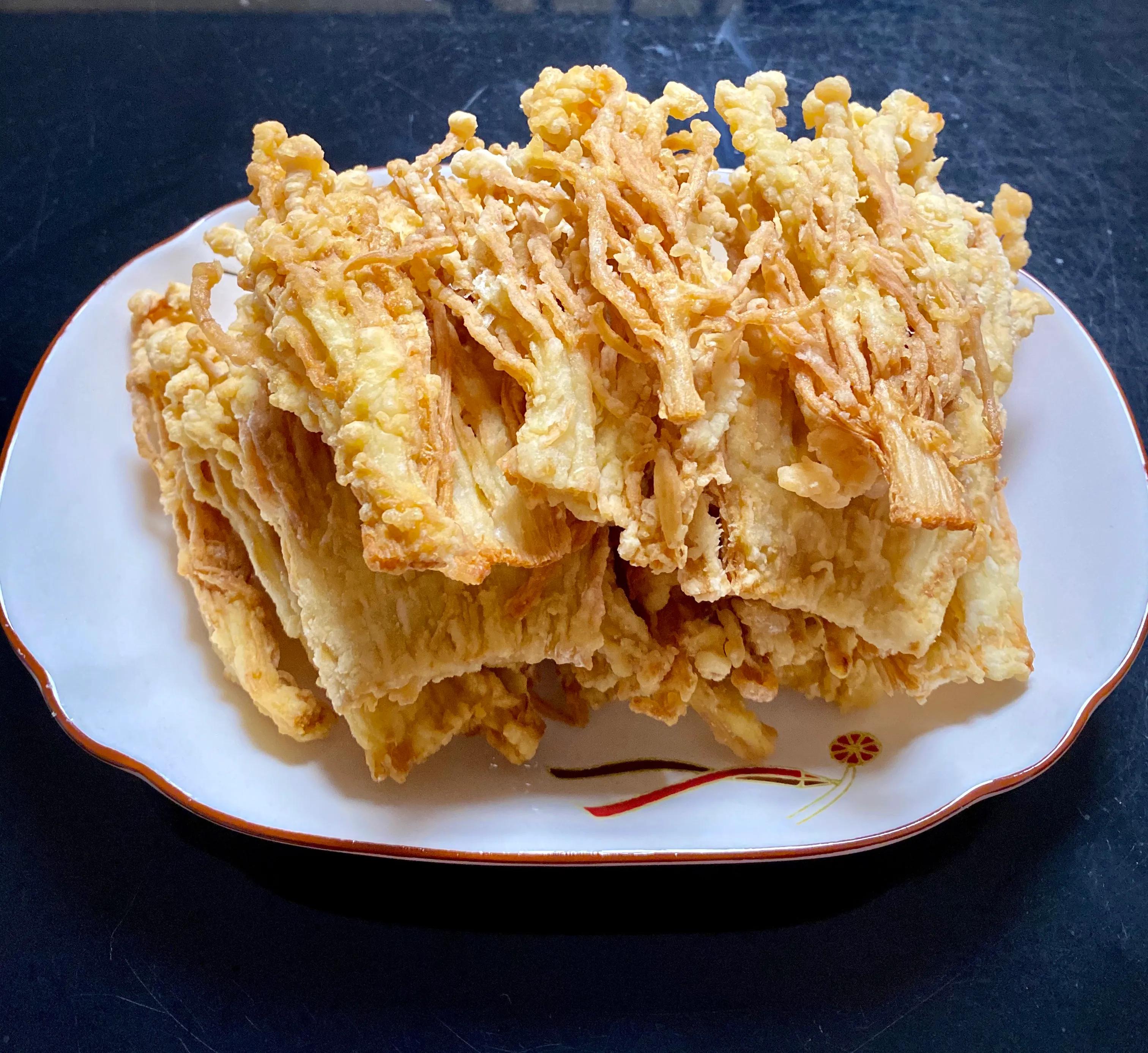 金針菇這樣炸著吃，酥的掉渣，成本不足5塊錢，老公說好像發財樹