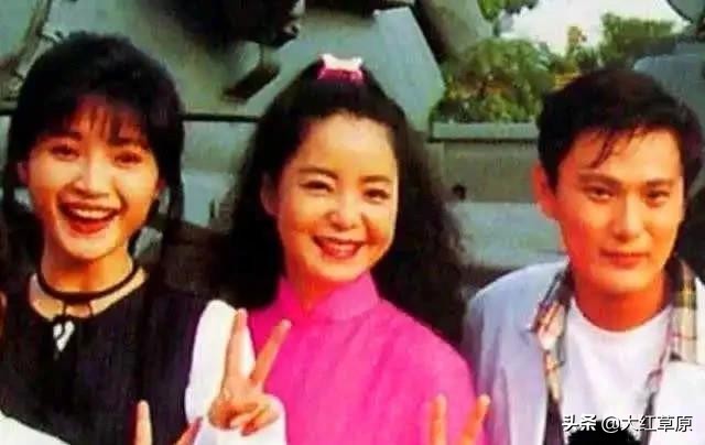 无法重拍瞬间：邓丽君10岁，成龙从背后抱住李小龙