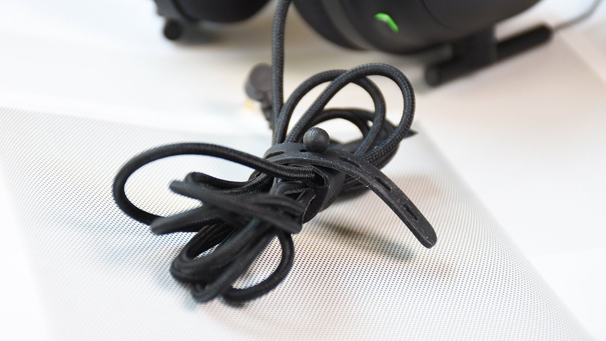 专业游戏党装备公开：雷蛇旋风黑鲨V2头戴式电竞耳机