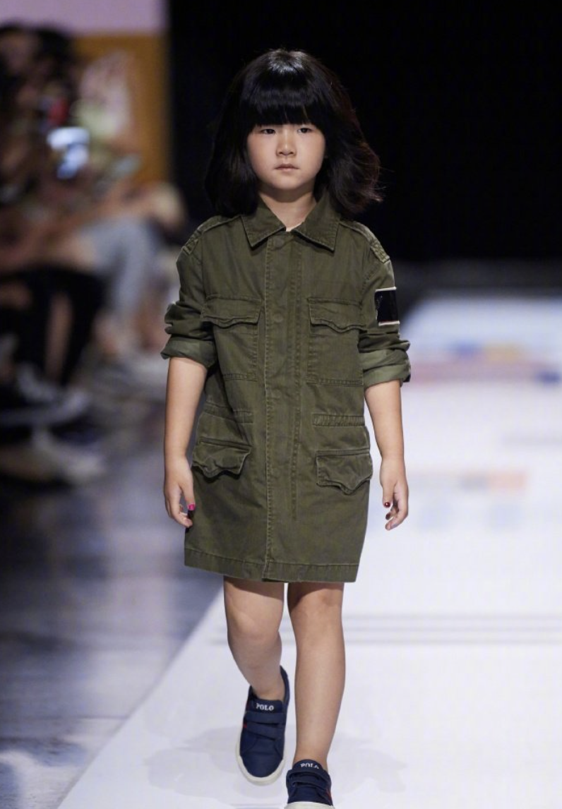 10位星二代小公主走秀，個個都是精緻萌娃，顏值氣場比父母還能打