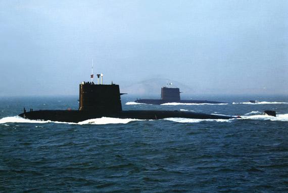 1994年中美黄海对峙，苏27撞向F14，核潜艇被困72小时