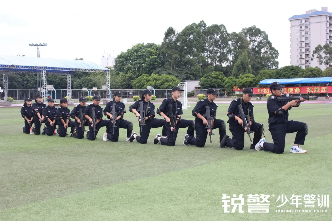 锐警少年警训夏令营：少年正路上，明日可期