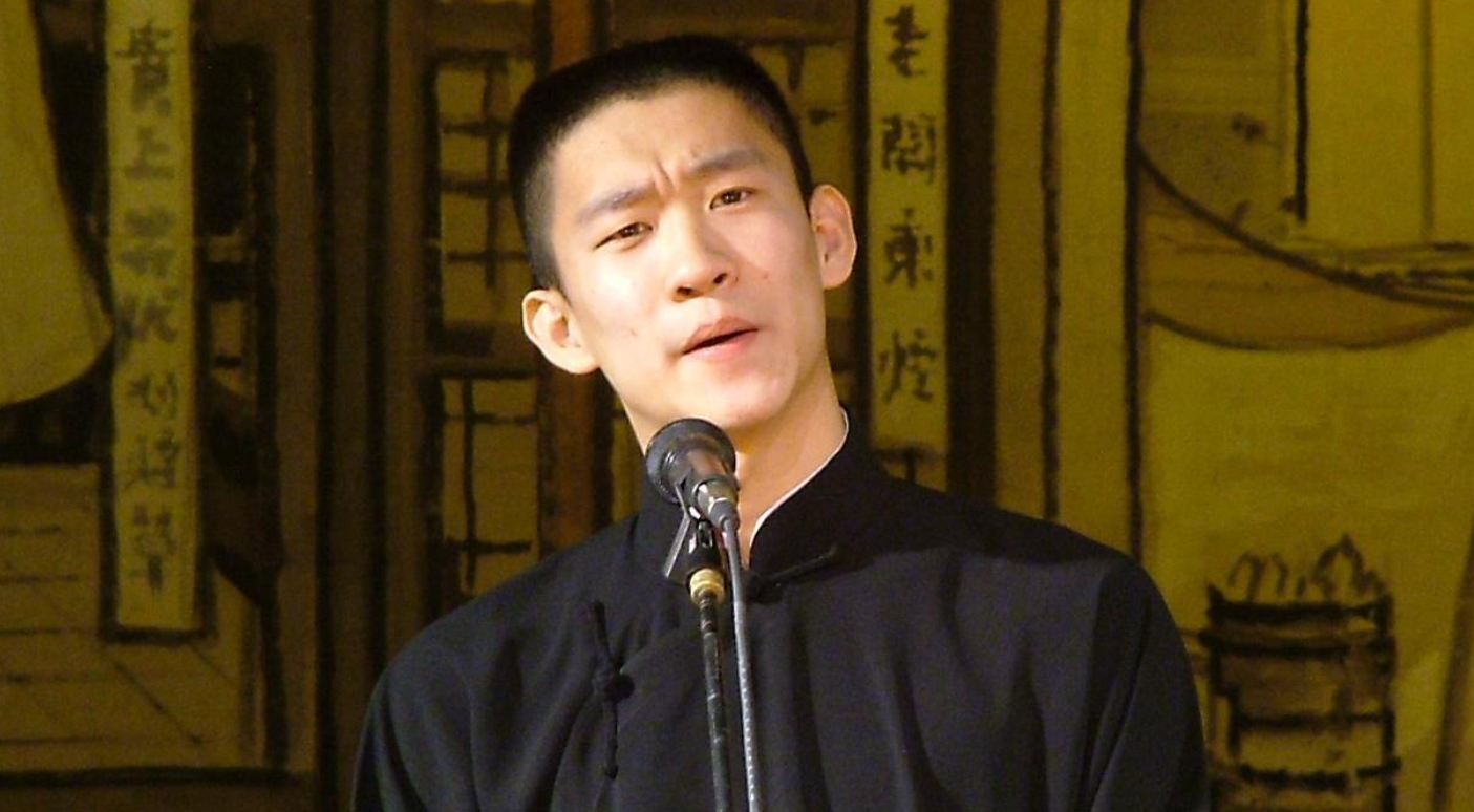 曹云金演出時打過岳云鵬？大鬧生日宴后，燒餅為何會想跟著離開？