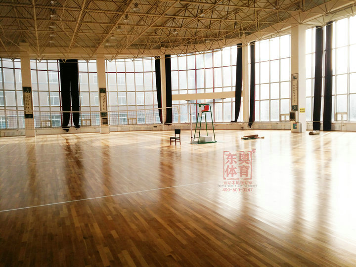 东奥体育｜篮球馆运动地板应具有这3个功能