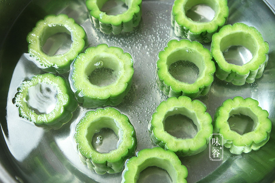 買苦瓜該怎麼挑？ 老菜農教你3招，苦瓜轉身變“甜瓜”，別買錯了