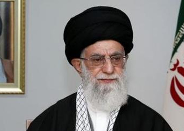 伊朗敢怼美国，为什么却不敢向以色列还击，任