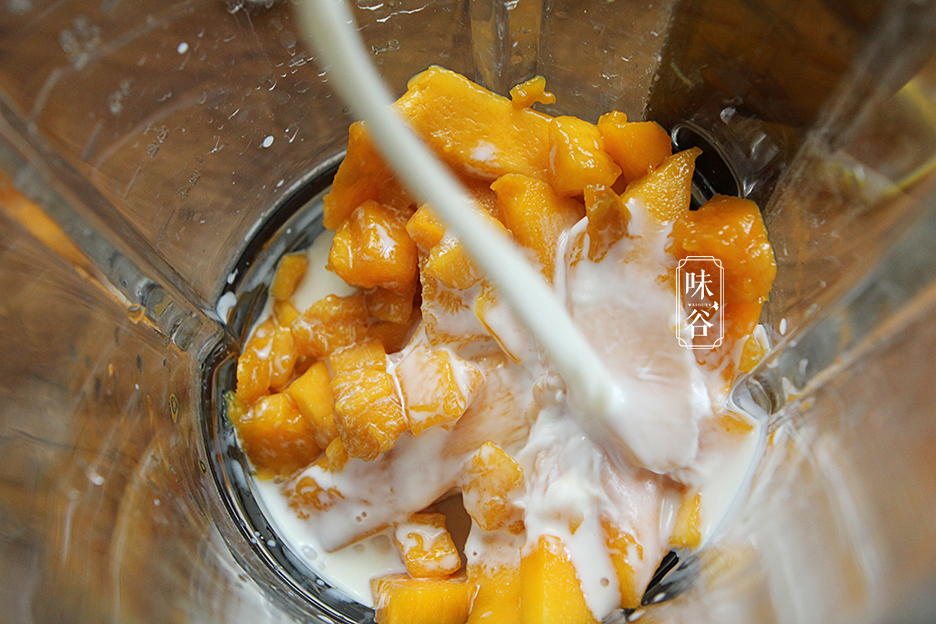 夏天就饞這解暑甜品，冰涼清爽，香甜滑嫩，比外面的果凍還好吃