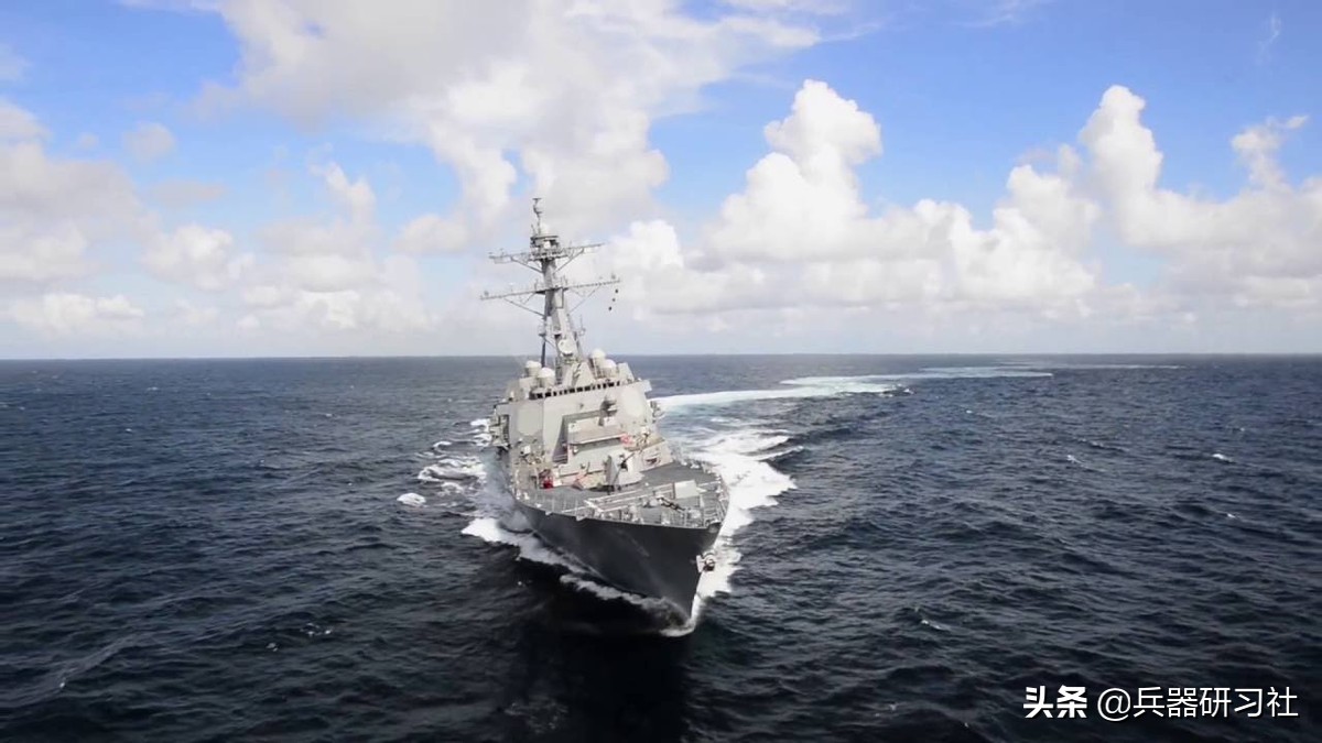 台灣海峽戰鬥警報響起，美軍宙斯盾艦今年第三次穿越，東部戰區海空力量聯合監控