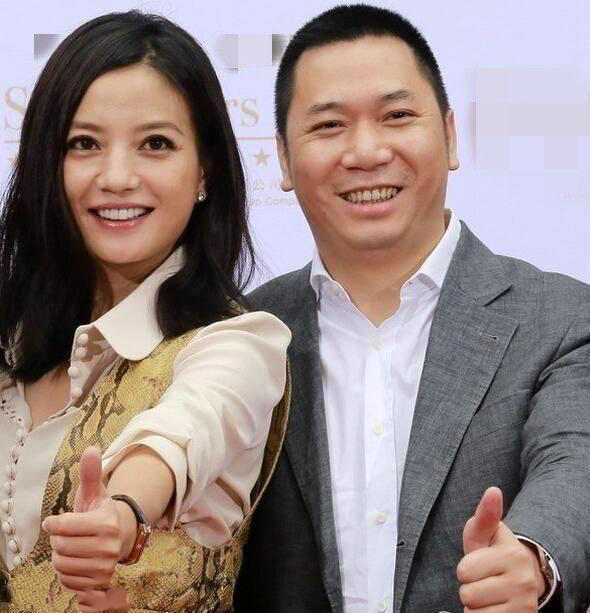 与王励勤相恋,婚纱照都拍了,赵薇为何却转身嫁富商黄有龙?