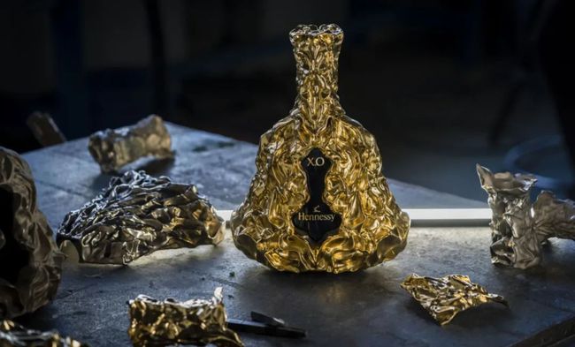 建筑师设计酒瓶，看盖里如何解构轩尼诗