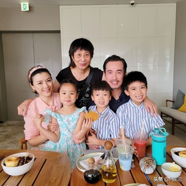 陈茵媺晒夫妻俩婚纱照庆祝结婚8周年 向陈豪发表了爱的宣言