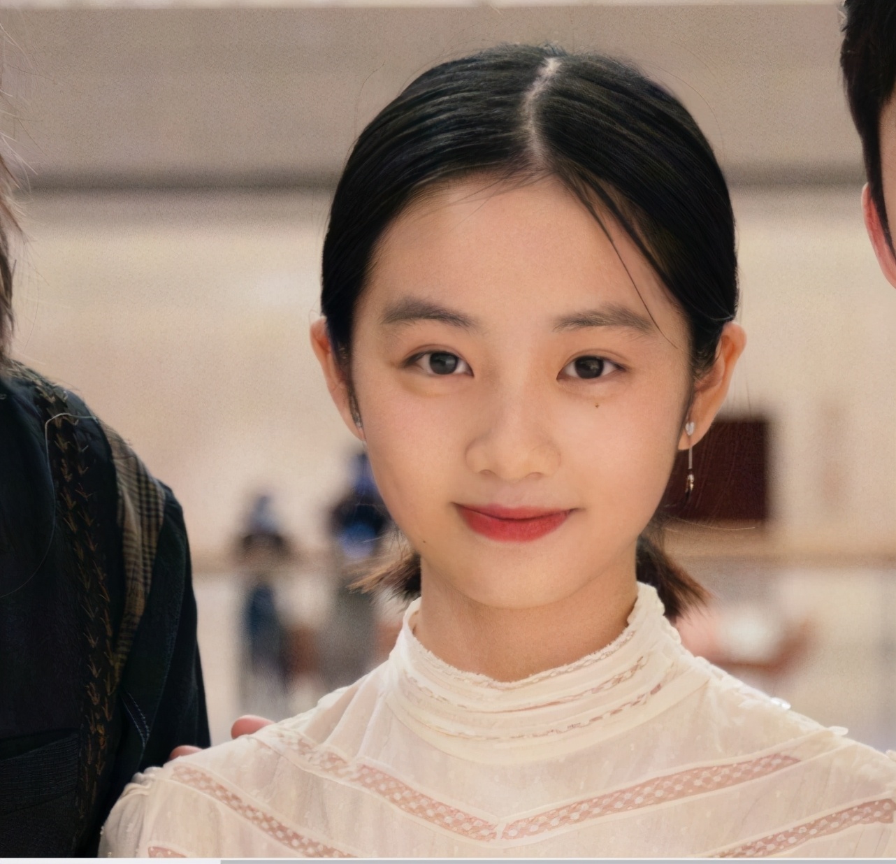 黃多多首部話劇電影首映，黃磊感慨女兒成長，多多近照已長成媽媽