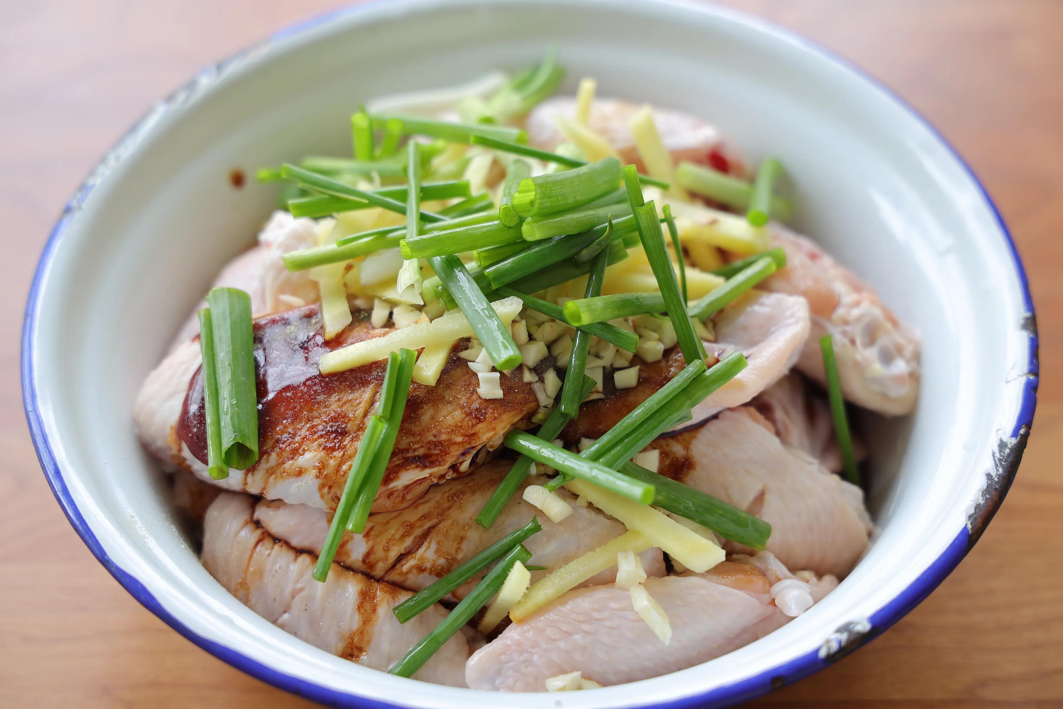 雞翅別紅燒，試試這個做法，不加油，外焦里嫩，吃一次就忘不了