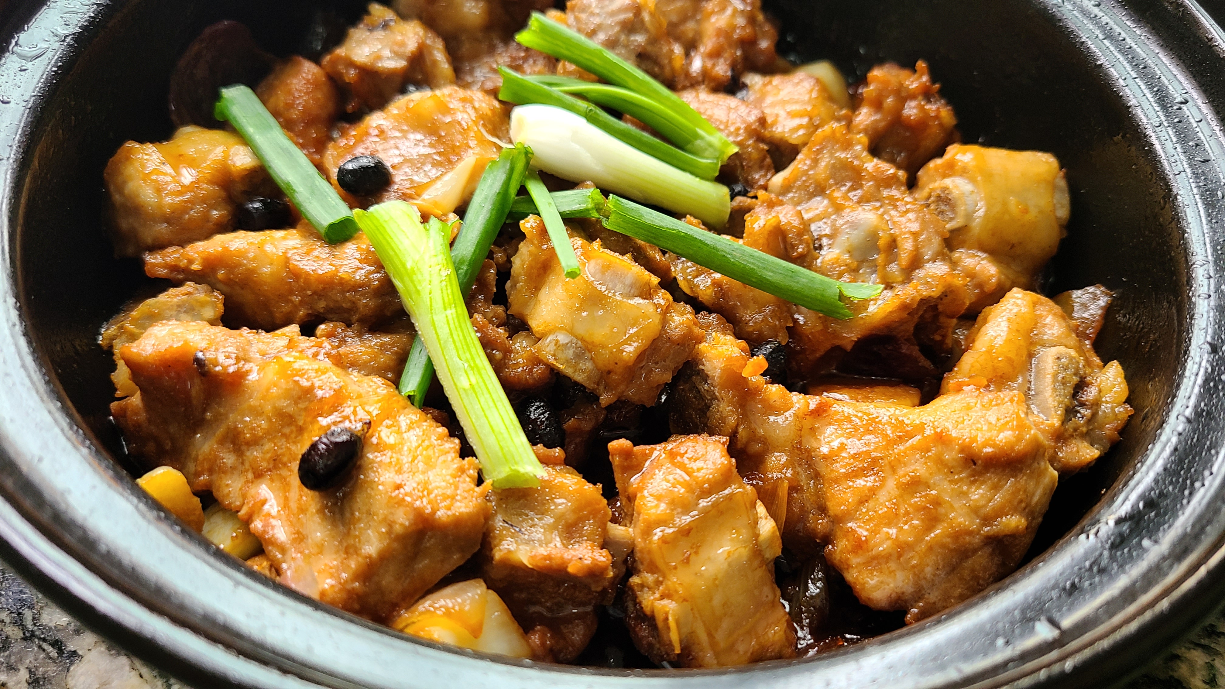 廣東人這樣做排骨太香了，營養好吃味道濃，家常做法又簡單