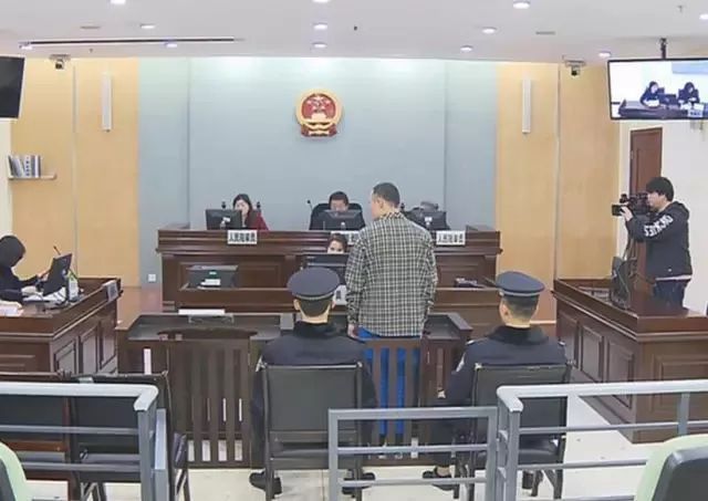 活该，兵贩子诈骗2万被判1年！提醒：现在当兵不花钱