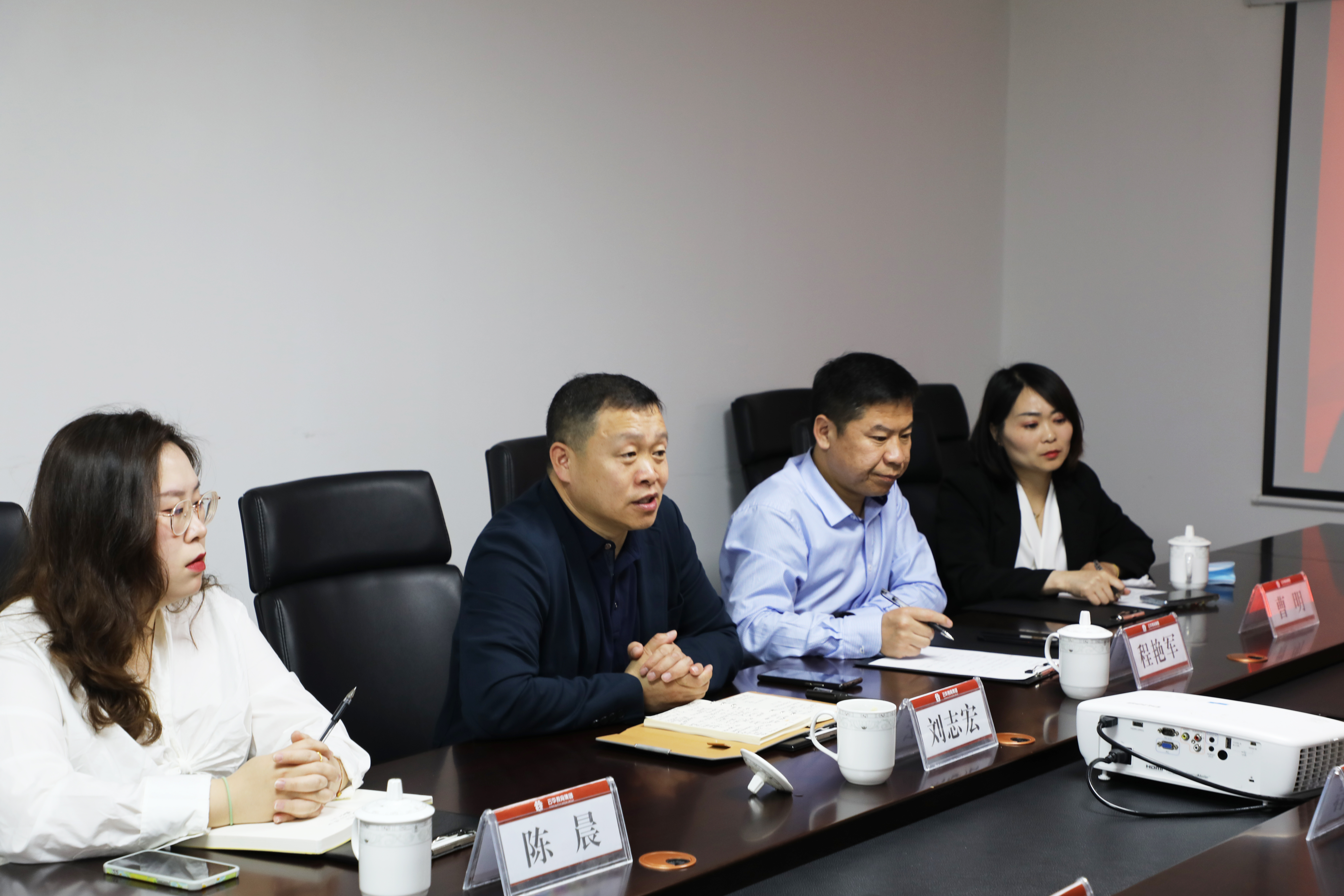 吉航民机分公司总经理刘志宏一行莅临云华教育集团考察交流