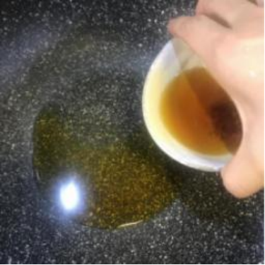 紧实的牛肉搭配嫩滑的豆腐，满满一锅汤，暖心又暖胃