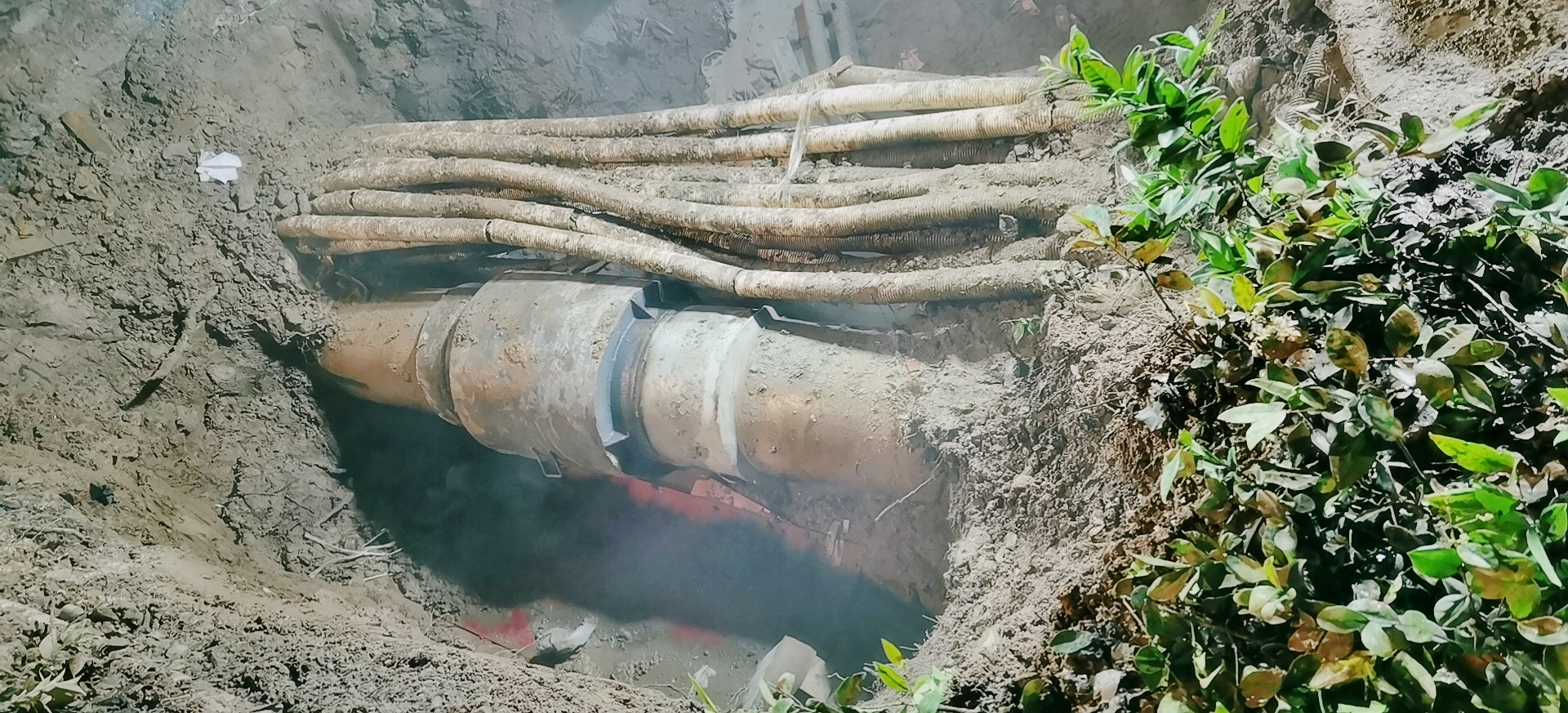 武昌中北路段爆管抢修完毕，预计中午可通水