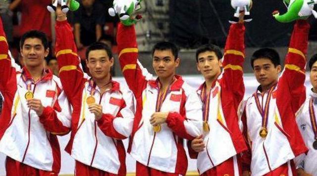 体操冠军张尚武3次入狱，街头乞讨为生100卖金牌