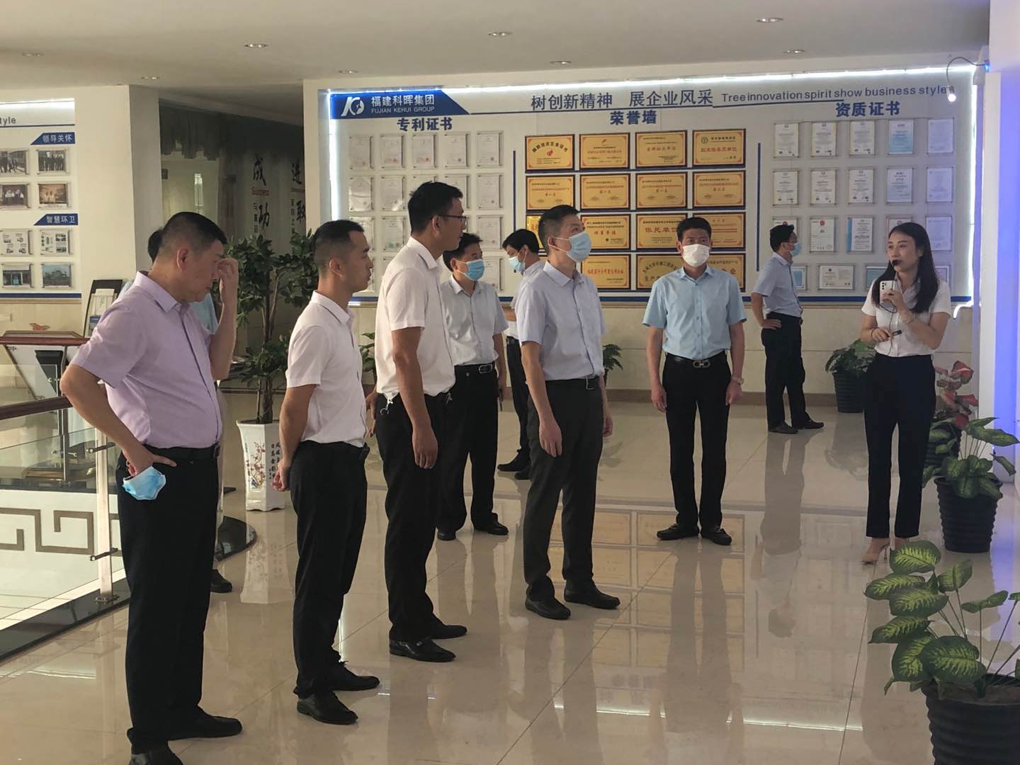 湖北省钟祥市政府覃林副市长一行莅临南宫NG28集团考察指导