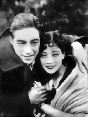 秦怡传：1婚被强迫，2婚被亲妹插足，16岁儿子患病照顾瘫夫20年