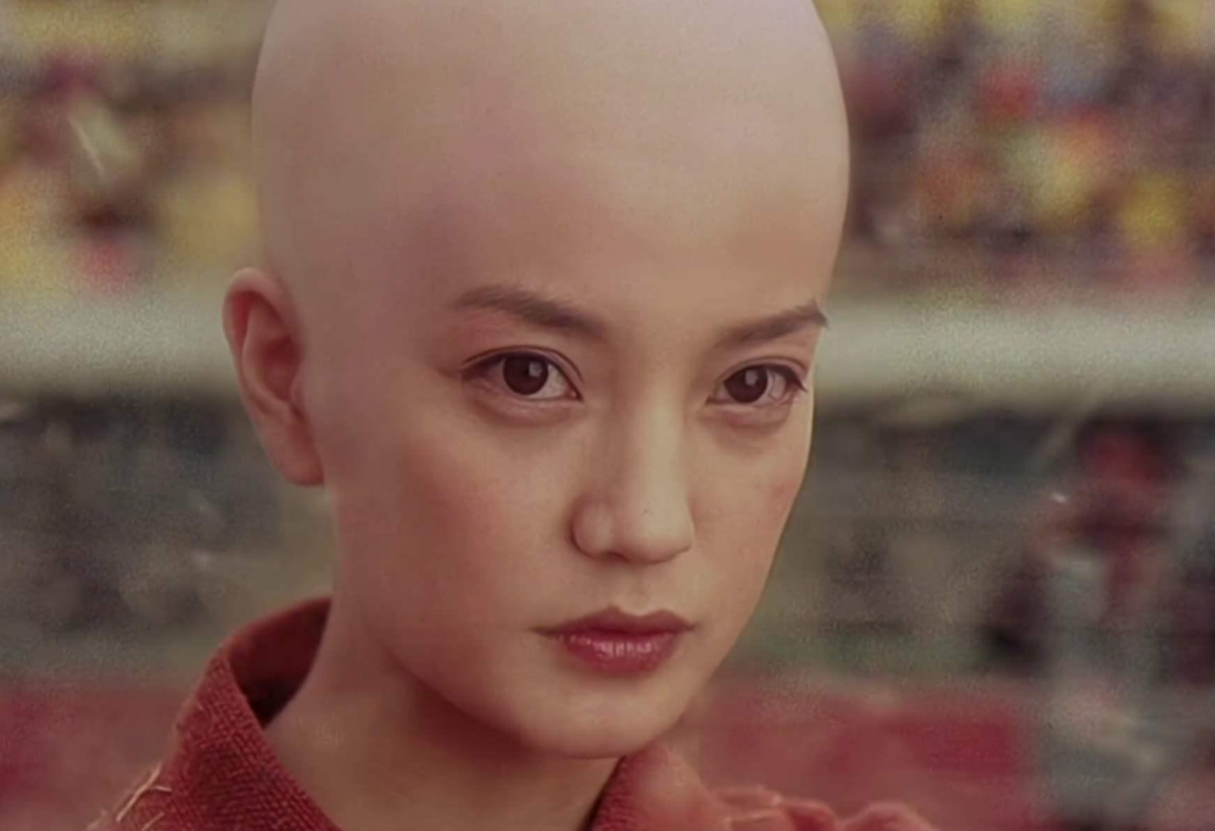 张馨予晒光头造型直冲热搜女神仗着高颜值真是无所畏惧啊