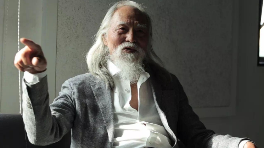 85岁王德顺健身，表情凶狠荷尔蒙旺盛，妻子时尚