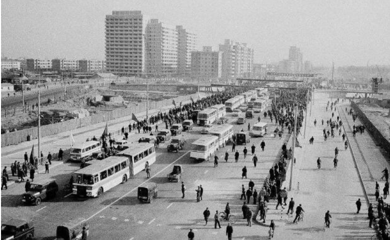 1994年悍匪田明建枪击案纪实：单手换弹夹，对抗上百名军人终被击毙