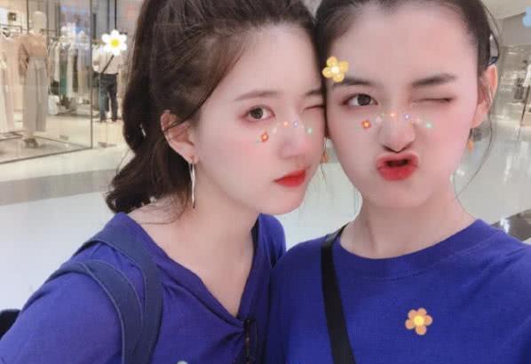 赵露思曝请客没带钱，发微信叫蒋依依来买单被