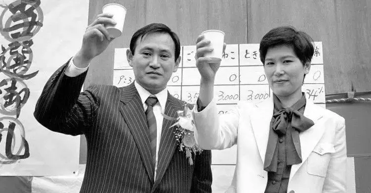 日本新首相夫人:钟点工二婚嫁给农民工,最终