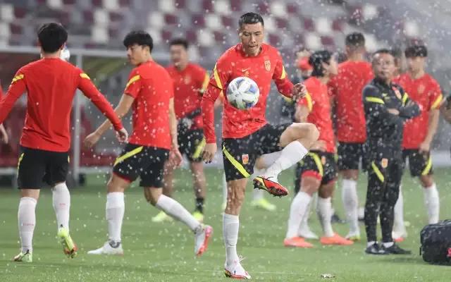 国家队凌晨两点首战袋鼠是战而胜之还是功亏一篑？全取3分有没有