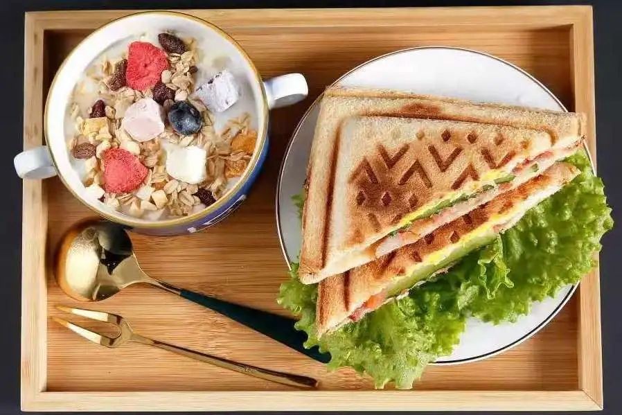 什么？这家售后店提供这么丰盛的早餐