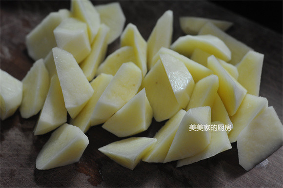 三伏天，真是愛極了土豆這個吃法，不煎也不炒，低油少鹽超健康