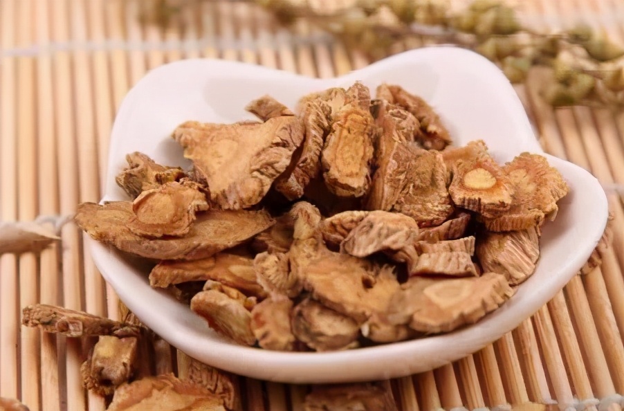 濕氣入筋，所以腿沉！ 兩味藥，分兩步，把腿筋濕氣排出去