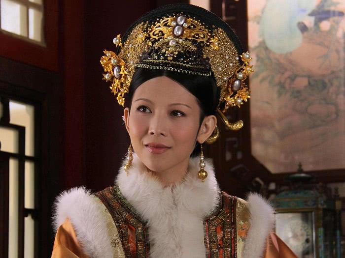 蔡少芬張晉慶祝結婚紀念日，沒帶兒女單獨約會，勁歌熱舞太恩愛