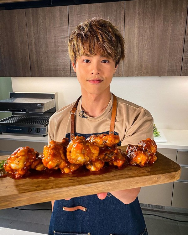 露面|78岁夏雨携子露面 满脸褶子下巴连脖子曾因儿子见女友生气一年