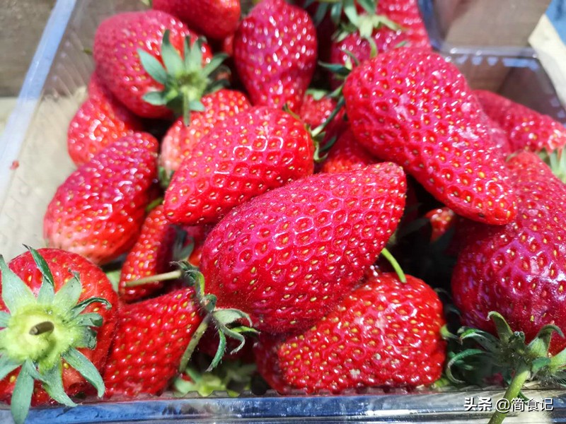 別再用鹽水洗草莓了！ 果農教你1招，蟲卵自動溜走，吃著更健康​