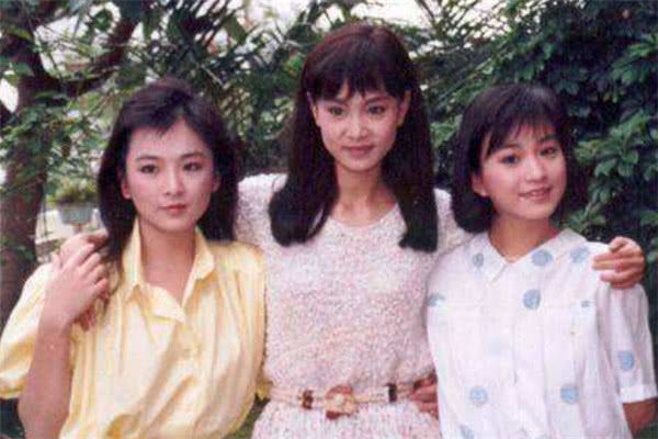 曾是琼瑶最爱女星，还与林心如对骂，直到43岁才出嫁