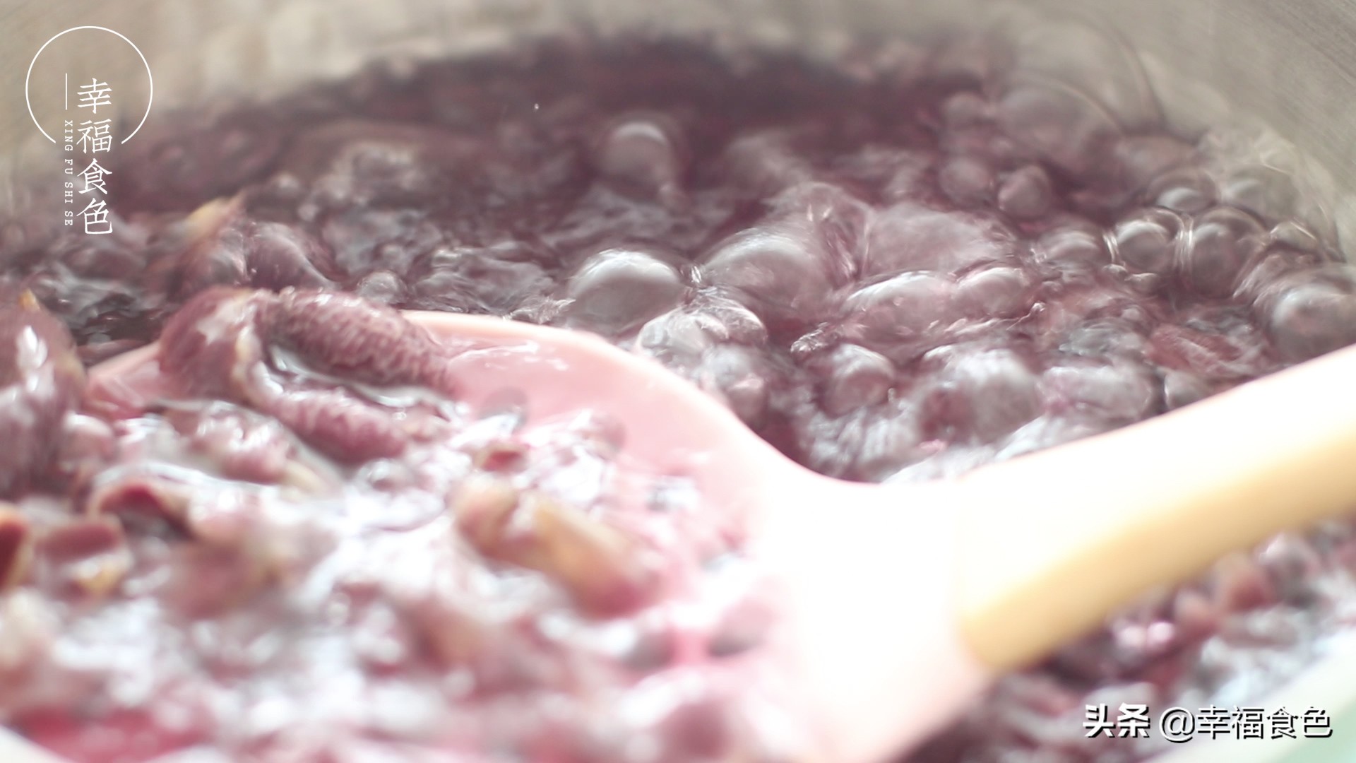 用吃剩的葡萄皮做的果冻，Q滑冰凉，一点不输外面买的