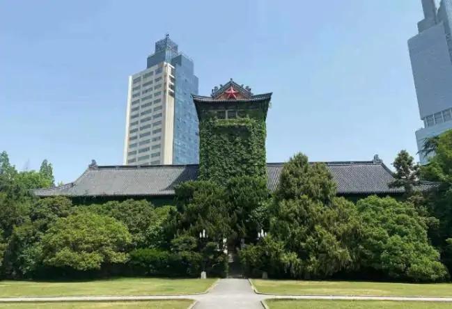 江苏总共167所大学，2021年最新排名来了，东南大学表现耀眼