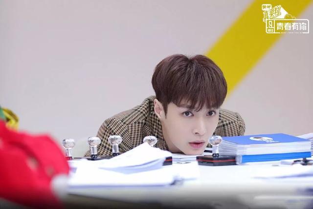 小狐狸张艺兴长大了！高瞻远瞩从青春2跳到《少年之名》的深思