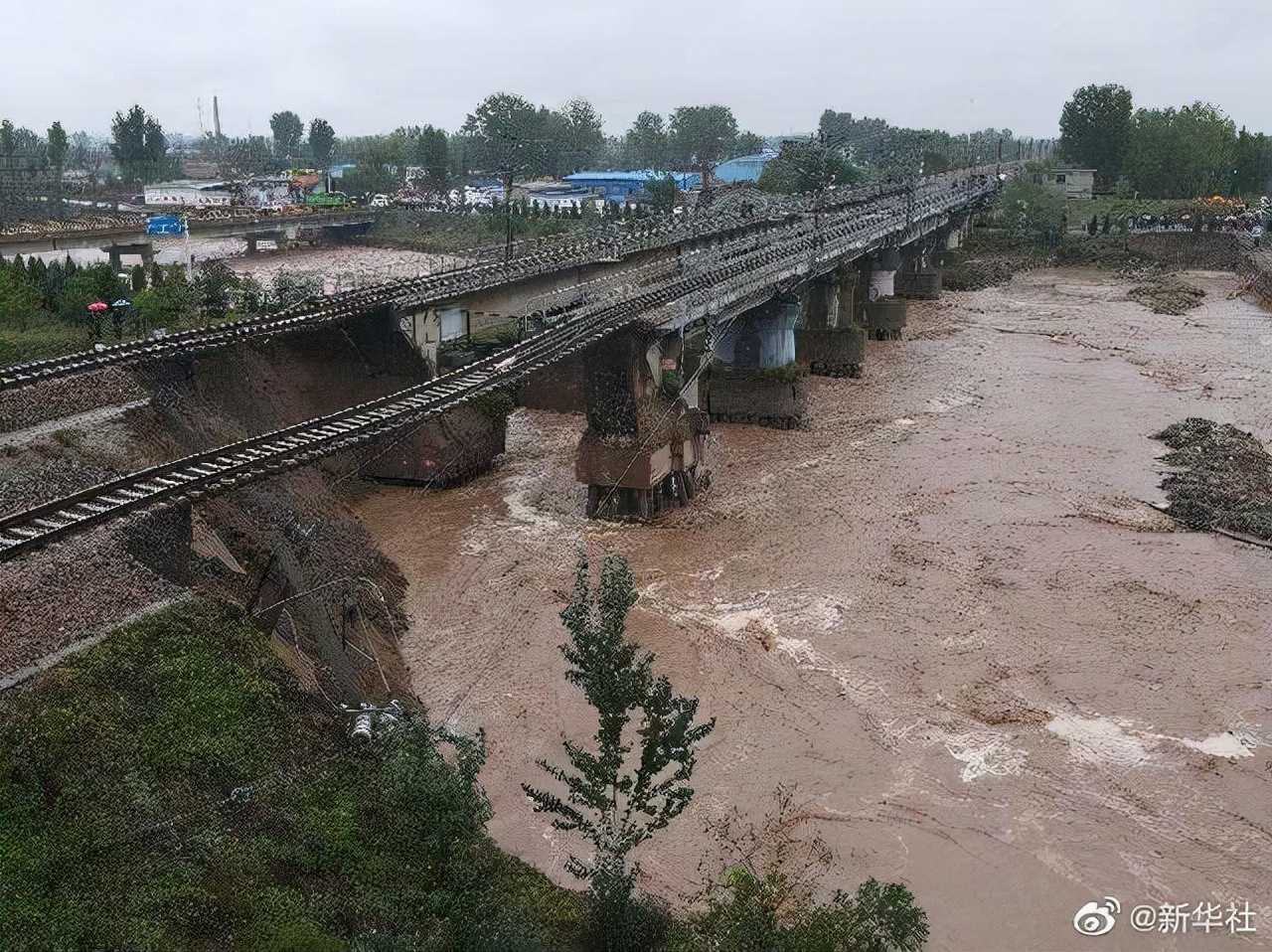 山西绛县暴雨图片